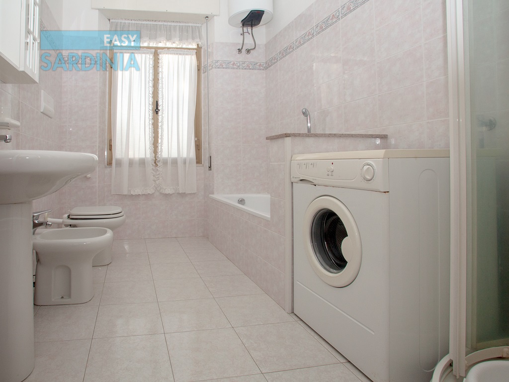 3 Camere da Letto, 5 Stanze, Appartamento, Affitto case vacanza, 1 Bagni,  50 mt. dalla spiaggia rena bianca smpia veranda con vista mare ID Annuncio 1157