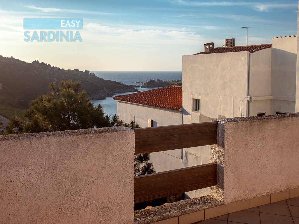 3 Camere da Letto, 5 Stanze, Appartamento, Affitto case vacanza, 1 Bagni,  50 mt. dalla spiaggia rena bianca smpia veranda con vista mare ID Annuncio 1157