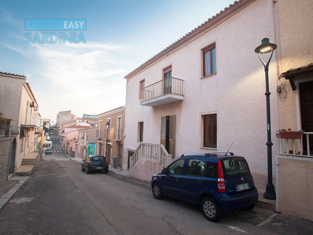 3 Camere da Letto, 5 Stanze, Appartamento, Affitto case vacanza, 1 Bagni,  50 mt. dalla spiaggia rena bianca smpia veranda con vista mare ID Annuncio 1157